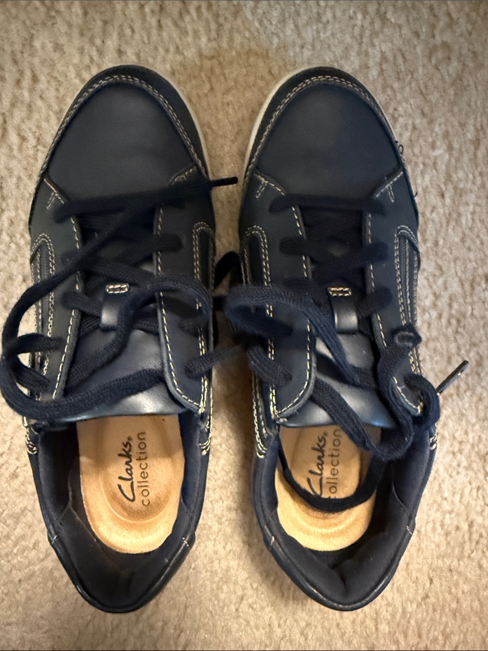 Clarks women’s  Navy Casual Lace-Up Sneakers size 7